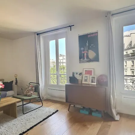 Bright 34 M Ideally Located In Appartamento Parigi